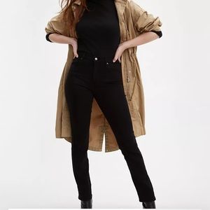 724 Levi’s High Rise Straight Jeans